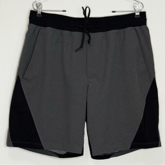 Lululemon Namaste At The Beach Short II *9" in grey/black size 38 - Picture 2 of 6
